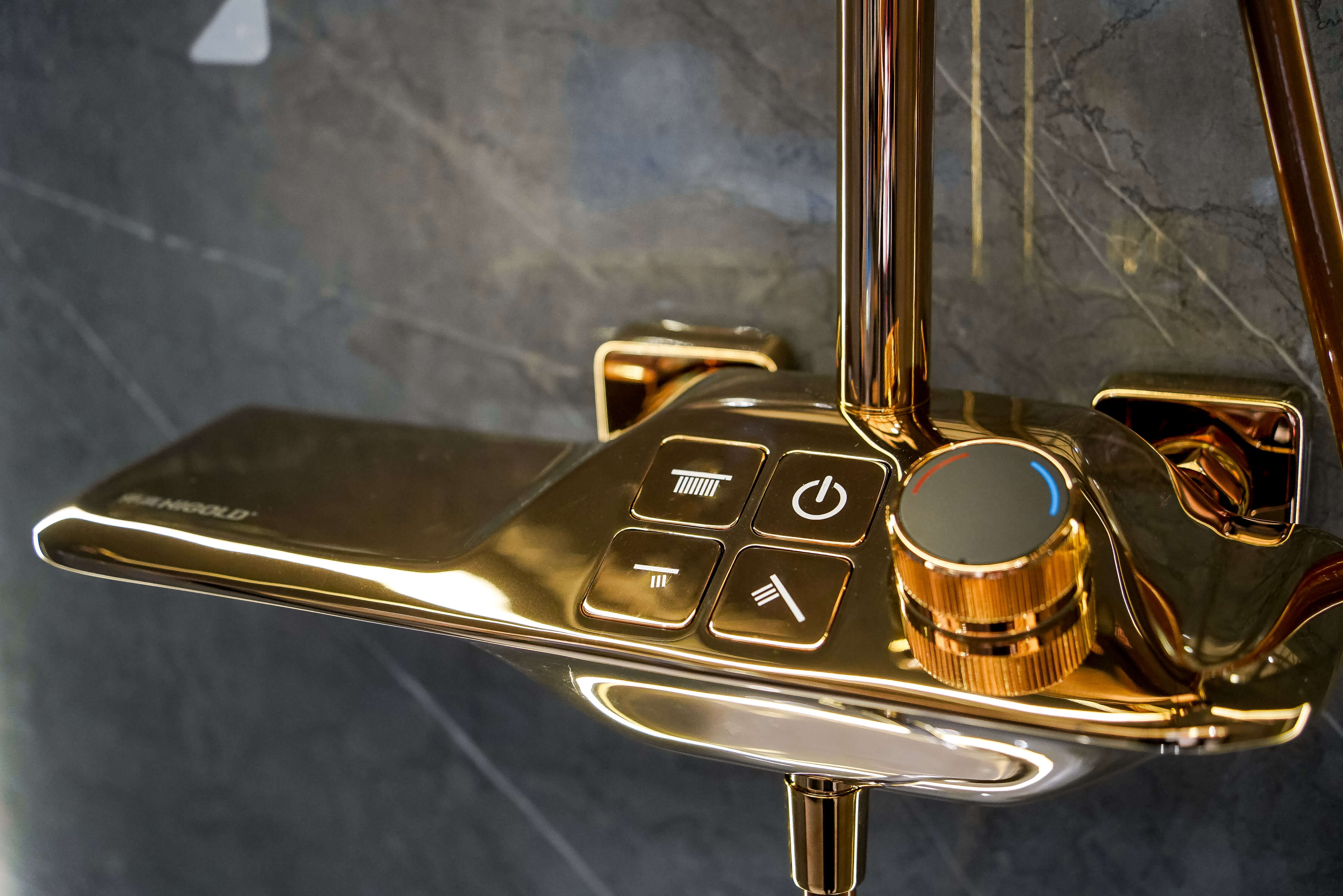 花灑特寫5.jpg 花灑特寫5.jpg